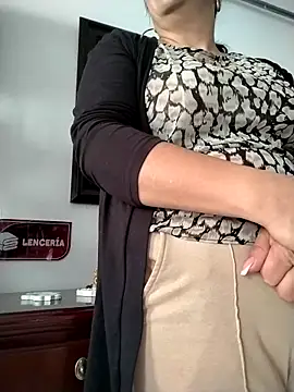 Natasha milf   online show from April 21, 2026, 12:55 pm