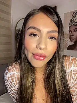  laura 02 online show from September 15, 2025, 12:21 am