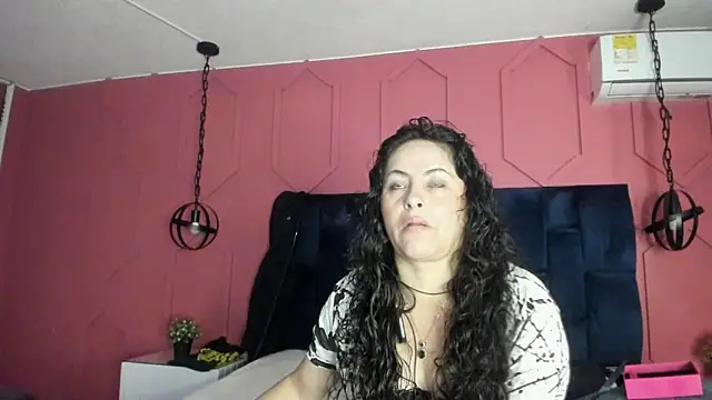 hanny milf online show from May 28, 2026, 12:24 pm