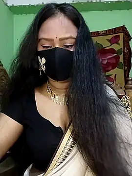 Idhika Paul online show from March 11, 2025, 2:10 am