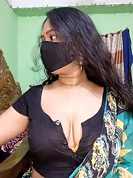 Idhika Paul online show from March 22, 2025, 11:31 pm