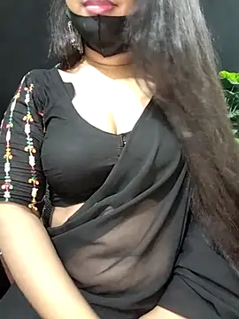 Idhika Paul online show from October 2, 2025, 6:48 pm