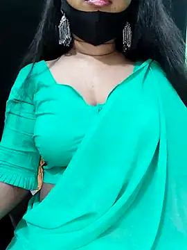 Idhika Paul online show from October 3, 2025, 3:53 pm