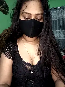 Idhika Paul online show from April 18, 2026, 7:07 pm