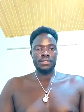 MaskedGQ online show from October 31, 2025, 11:39 pm