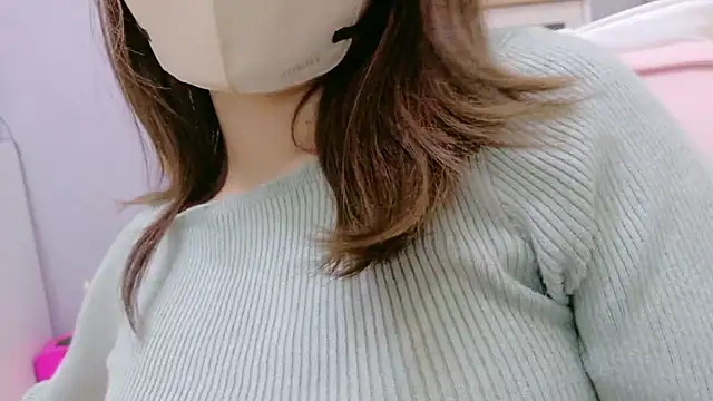 Yui-Ch online show from September 29, 2025, 12:32 pm