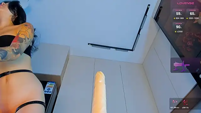 maakimo online show from November 18, 2025, 5:45 am