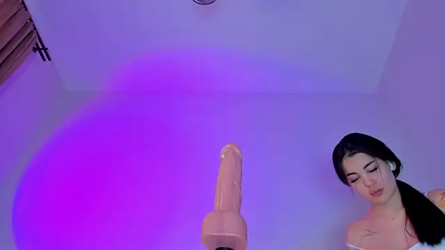 maakimo online show from April 22, 2026, 3:31 am