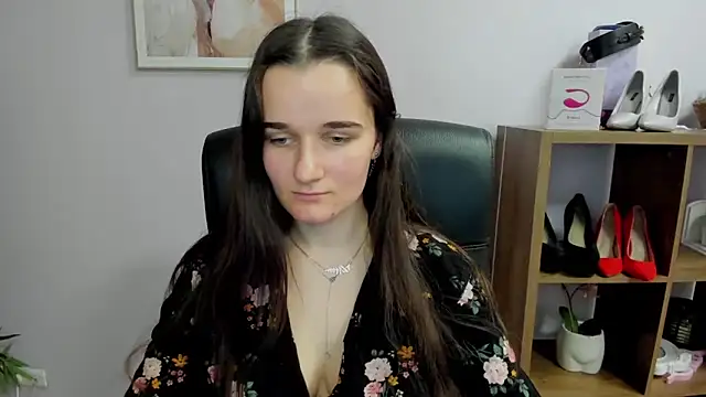 KateDelight online show from November 30, 2025, 2:32 pm