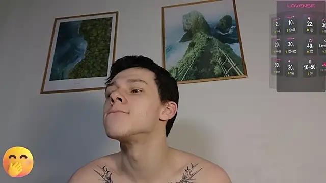 Snapshot of R1mmo__ chatting on March 19, 2025, 5:41 am R1mmo   online show from March 19, 2025, 5:41 am