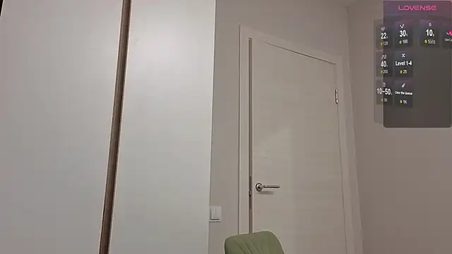 Snapshot of R1mmo__ chatting on September 16, 2025, 7:48 pm R1mmo   online show from September 16, 2025, 7:48 pm