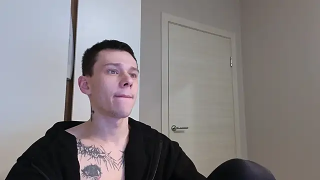 Snapshot of R1mmo__ chatting on October 24, 2025, 7:21 pm R1mmo   online show from October 24, 2025, 7:21 pm