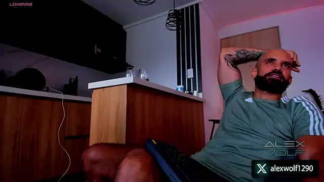 alex wolf  online show from March 26, 2026, 10:37 pm