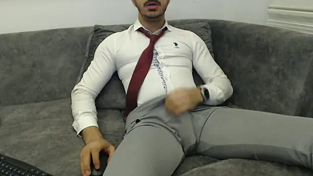 Naughtb0y online show from May 15, 2026, 9:44 pm