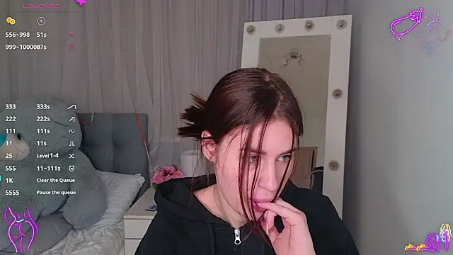 Milkissss online show from January 19, 2026, 4:27 am