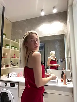 LuisaBecker online show from January 14, 2025, 8:31 am