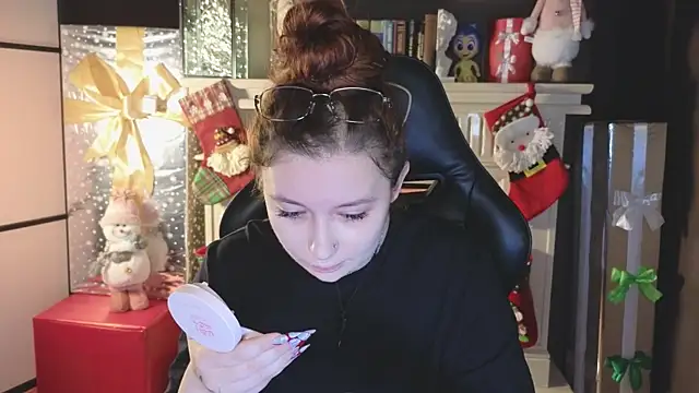 carolina elf online show from December 19, 2024, 5:40 am