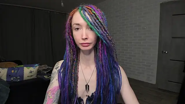 Roxy Silver online show from December 17, 2024, 7:04 pm