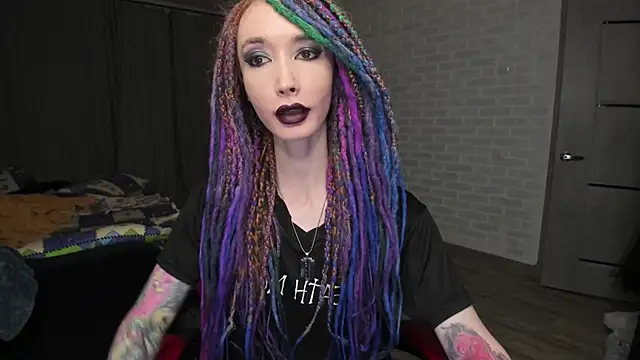 Roxy Silver online show from January 9, 2025, 1:56 pm