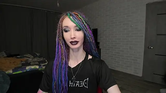 Roxy Silver online show from January 9, 2025, 5:00 pm