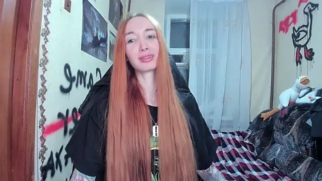 Roxy Silver online show from February 19, 2025, 8:20 pm