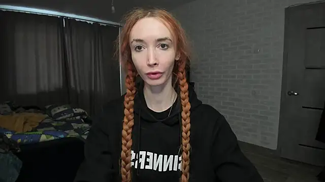 Roxy Silver online show from February 26, 2025, 1:53 am