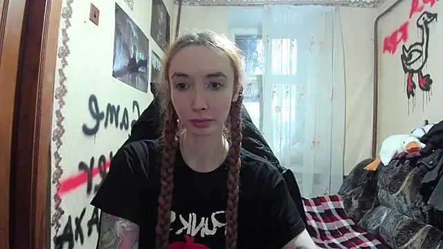 Roxy Silver online show from February 26, 2025, 6:54 pm