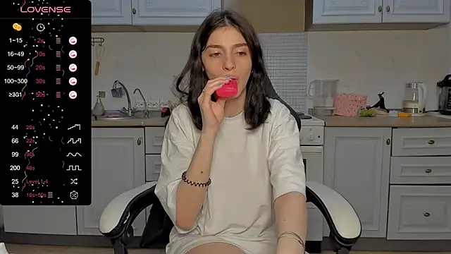 Snapshot of broosnica1 chatting on February 22, 2025, 6:41 pm broosnica1 online show from February 22, 2025, 6:41 pm