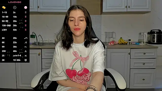 Snapshot of broosnica1 chatting on March 17, 2025, 9:44 am broosnica1 online show from March 17, 2025, 9:44 am