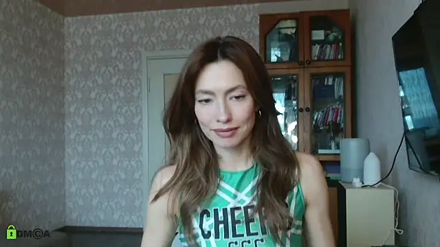 alicia spicy online show from October 17, 2025, 6:49 am