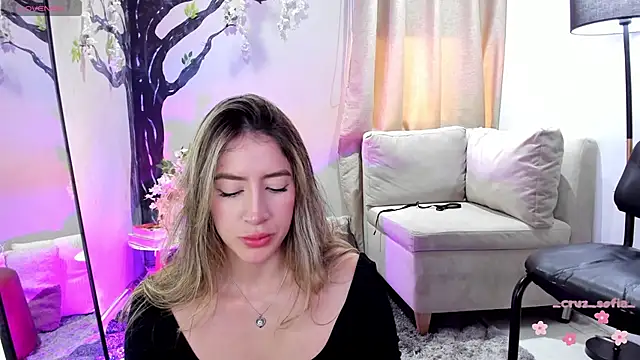  AlejaCruz  online show from March 27, 2026, 7:02 pm