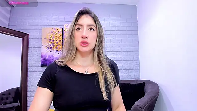  AlejaCruz  online show from April 19, 2026, 12:15 pm