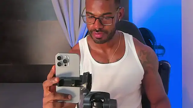 Snapshot of Ganiimedes chatting on October 6, 2025, 1:14 am Ganiimedes online show from October 6, 2025, 1:14 am