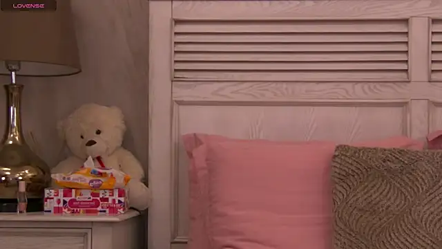 GinaMence online show from February 16, 2025, 7:27 pm