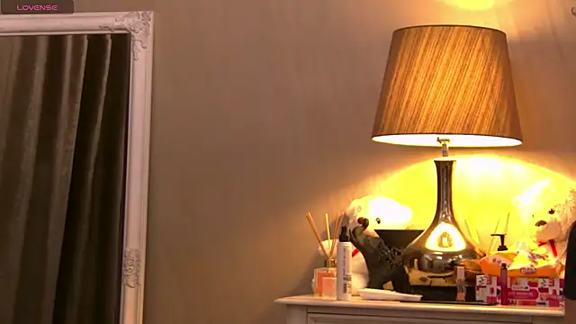 GinaMence online show from February 27, 2025, 6:31 pm