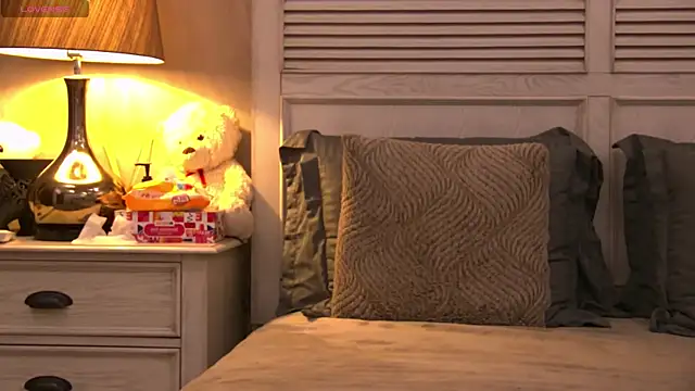 GinaMence online show from March 1, 2025, 1:00 am