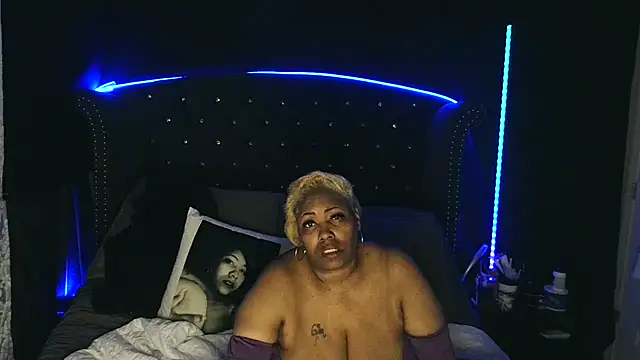 msyvette1970xh online show from February 28, 2025, 3:48 am