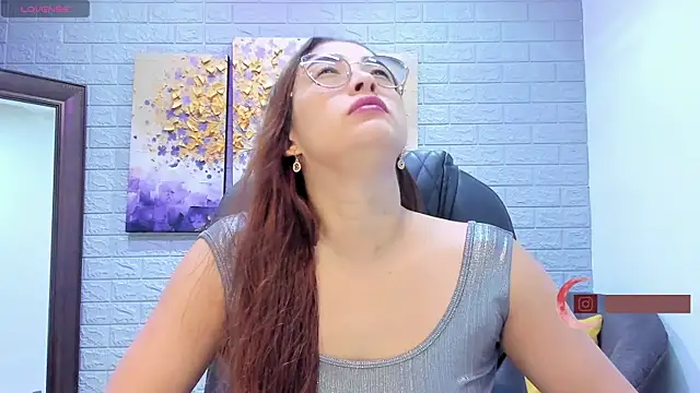  LaraMom  online show from March 14, 2025, 12:18 pm