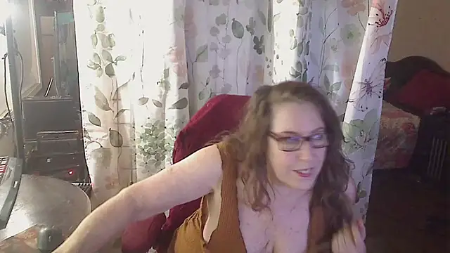 Snapshot of Ireallysquirt chatting on August 4, 2026, 5:10 am Ireallysquirt online show from August 4, 2026, 5:10 am