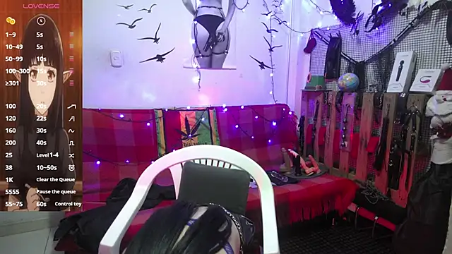  Hanna white  online show from November 25, 2025, 2:22 am