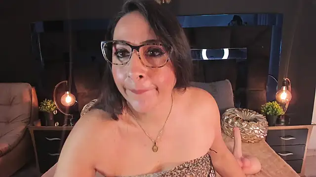 MayraVegas online show from December 10, 2024, 5:44 pm