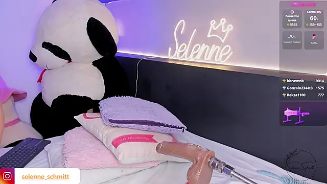 selenne schmitt online show from February 28, 2025, 9:33 pm