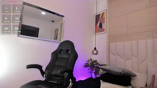 jenaa  online show from February 13, 2025, 2:52 pm