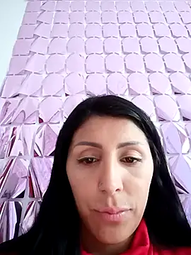 Snapshot of tiffani__love chatting on April 5, 2026, 4:48 pm tiffani love online show from April 5, 2026, 4:48 pm