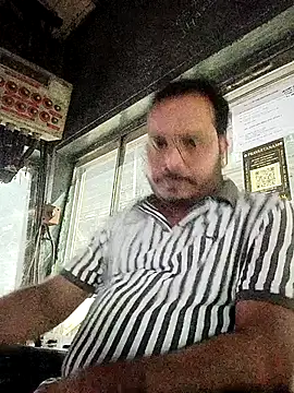 Snapshot of DeepakXxxR86 chatting on January 6, 2026, 6:33 pm DeepakXxxR86 online show from January 6, 2026, 6:33 pm