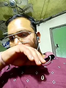 Snapshot of DeepakXxxR86 chatting on February 1, 2026, 2:37 pm DeepakXxxR86 online show from February 1, 2026, 2:37 pm