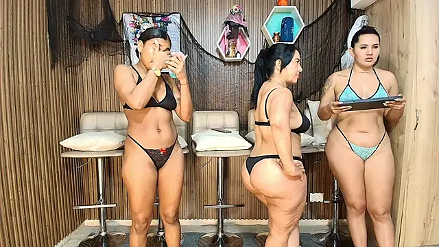 canelasquirt online show from October 14, 2025, 11:11 am