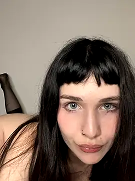 CherryCrystall online show from October 6, 2025, 2:03 pm