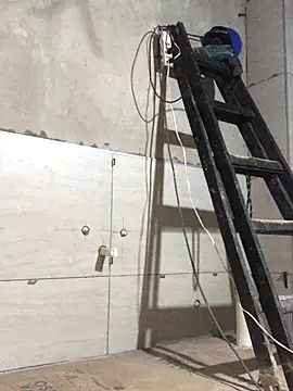 Edanvvv online show from October 28, 2025, 12:52 pm