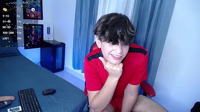 Snapshot of andyboy- chatting on December 19, 2024, 2:45 am andyboy- online show from December 19, 2024, 2:45 am